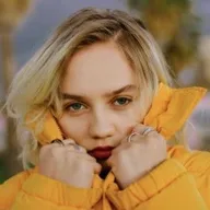 Carlie Hanson's voice - Text to Speech AI