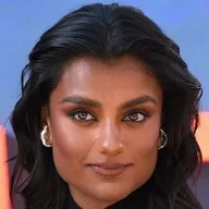 Simone Ashley's voice - Text to Speech AI